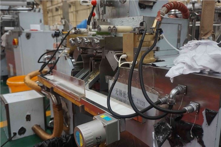 Liquid Capsule Filling And Sealing Machine